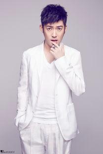 张博图片 个人资料,光影交织下的璀璨人生